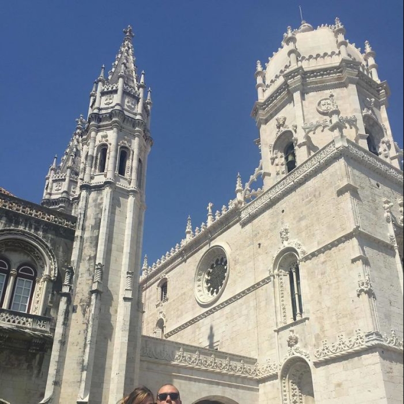 Cuando le pedí a un extraño que te tomara una foto y me arrepentí mucho Cuando le pedí a un extraño que te tomara una foto y me arrepentí mucho