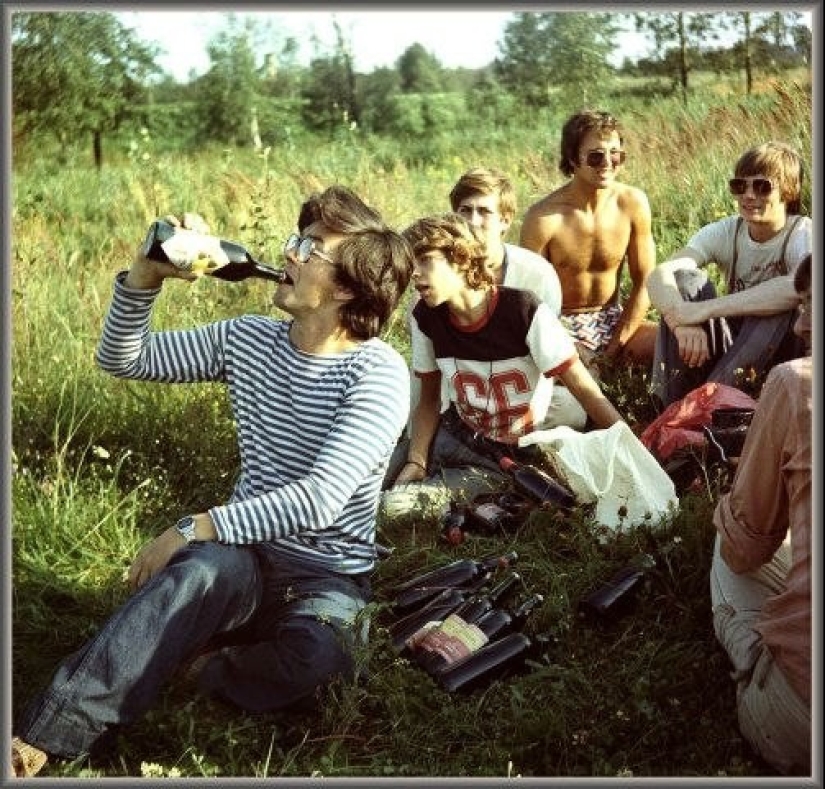 Dad — a glass of port wine: how and what Russian rock stars drank