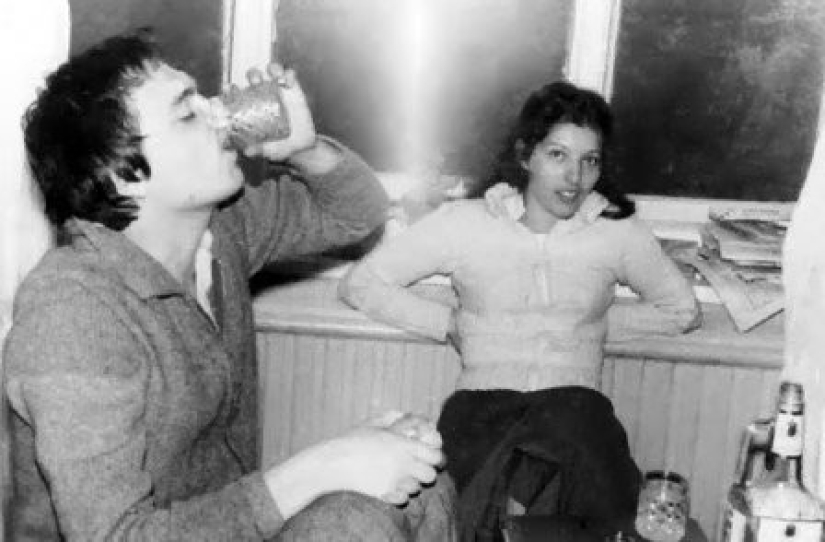 Dad — a glass of port wine: how and what Russian rock stars drank