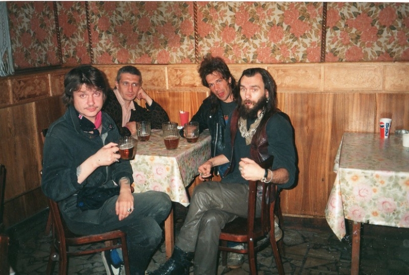 Dad — a glass of port wine: how and what Russian rock stars drank