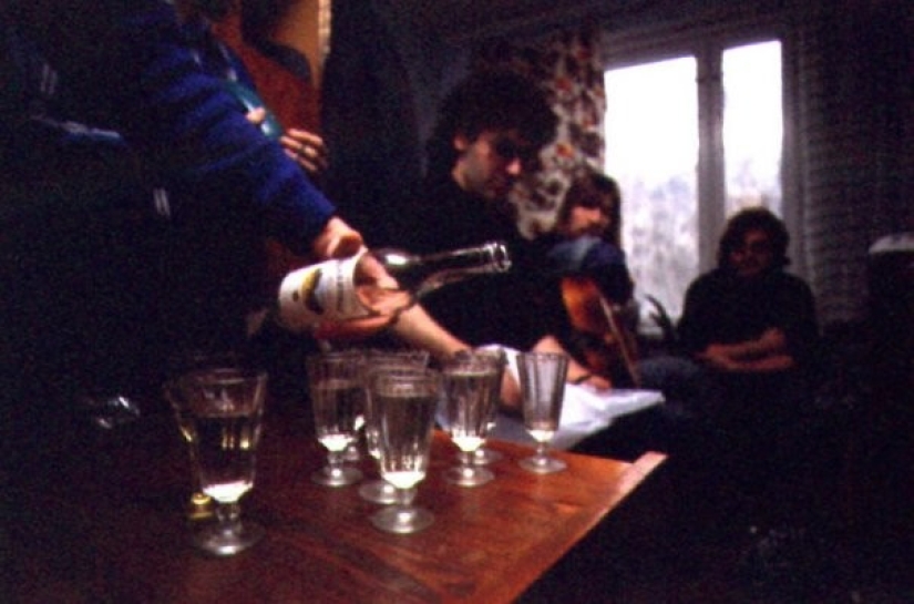 Dad — a glass of port wine: how and what Russian rock stars drank
