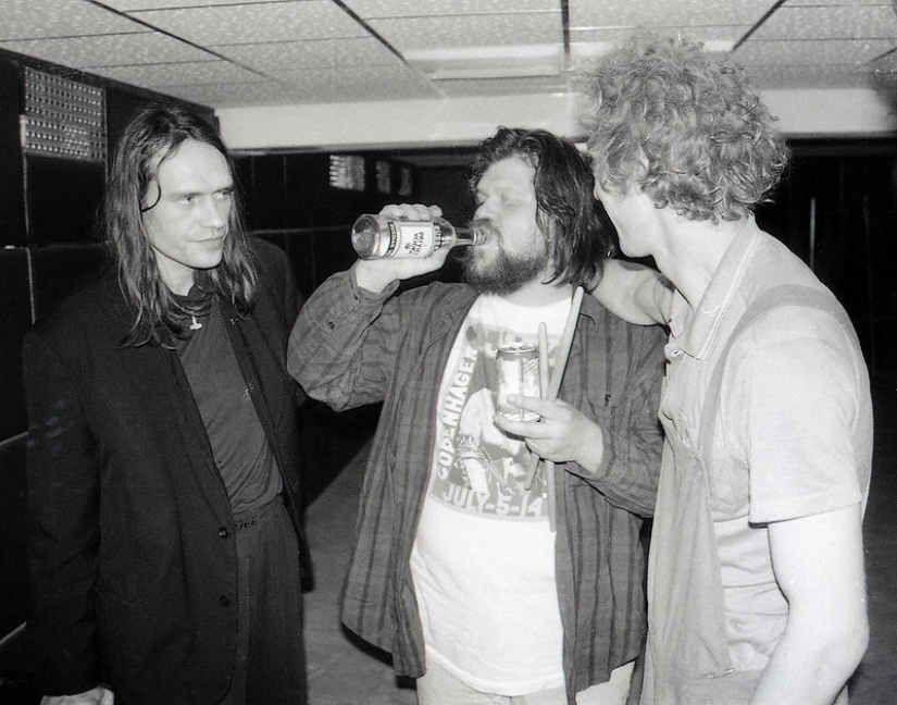 Dad — a glass of port wine: how and what Russian rock stars drank