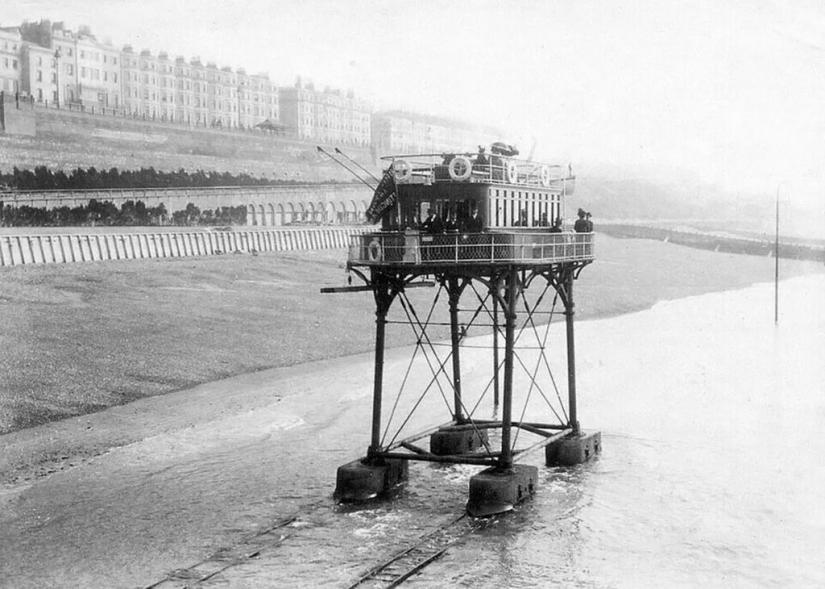 "Daddy Long Legs" - the strangest transport of the Victorian era "Daddy Long Legs" - the strangest transport of the Victorian era