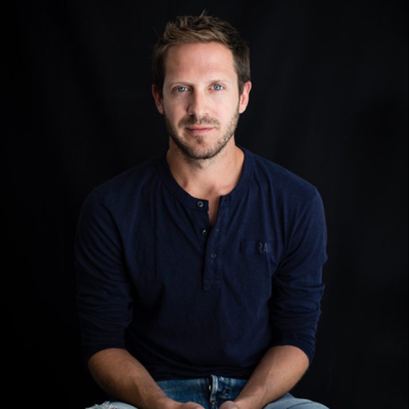 Daniel Popper's audiovisual sculptures creating the atmosphere of festivals Daniel Popper's audiovisual sculptures creating the atmosphere of festivals