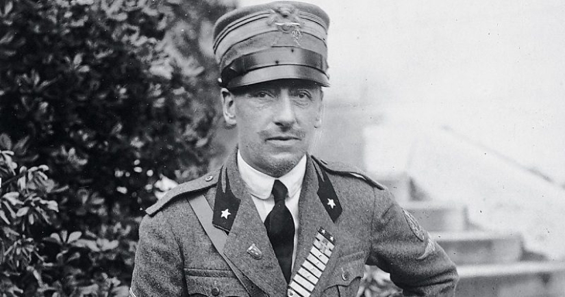 D'Annunzio and his Republic of Fiume: Nudist soldiers, air pirates and free cocaine