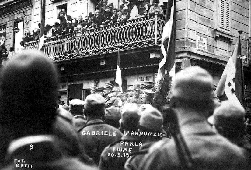 D'Annunzio y su República de Fiume: soldados nudistas, piratas aéreos y cocaína gratis