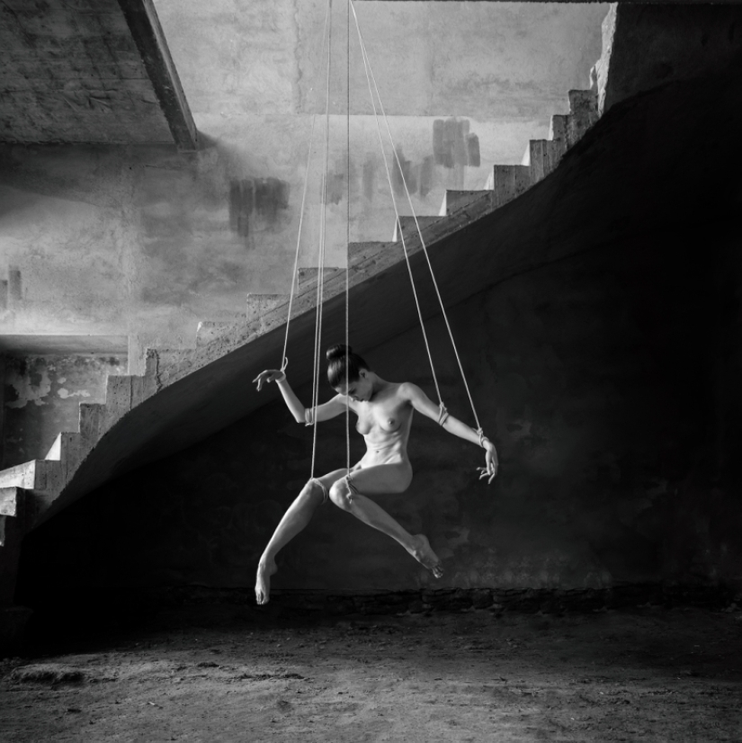 Dark fantasies in nude style from photographer Gobotoru