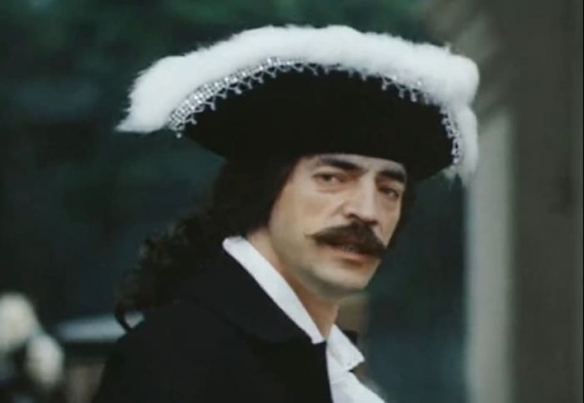 "D'Artagnan must be able to do everything": funny curiosities with Mikhail Boyarsky on the set