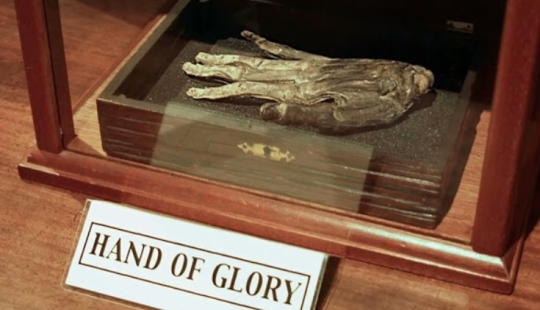 De la mano de la gloria — el misterioso exposición del Museo Británico Whitby De la mano de la gloria — el misterioso exposición del Museo Británico Whitby