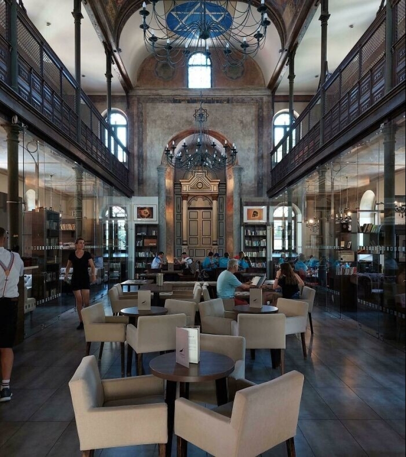 De viejos muros a nuevos propósitos: 27 ejemplos de transformación de edificios y espacios