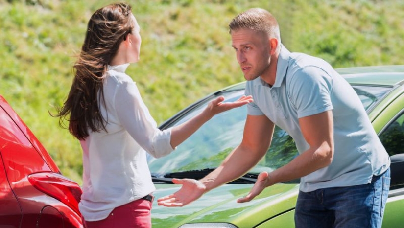 “Deberías”, “te lo dije” y otras frases femeninas que repelen a los hombres