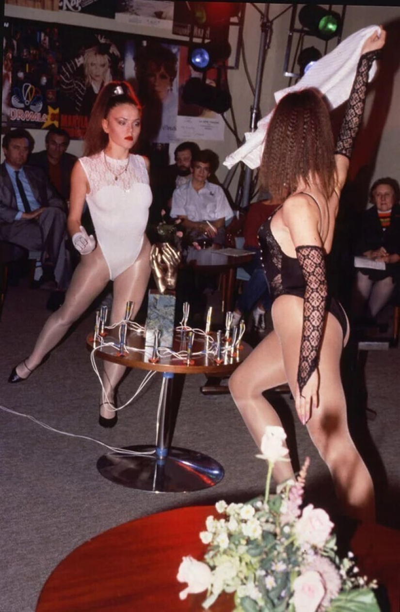 Decay period: 40 pictures from the 90s that will cause mixed feelings