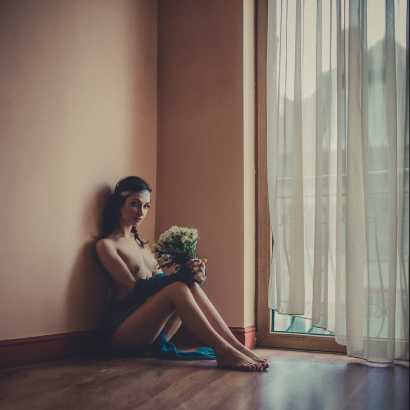 Delicate erotic works by Bulgarian photographer Kalynsky Delicate erotic works by Bulgarian photographer Kalynsky