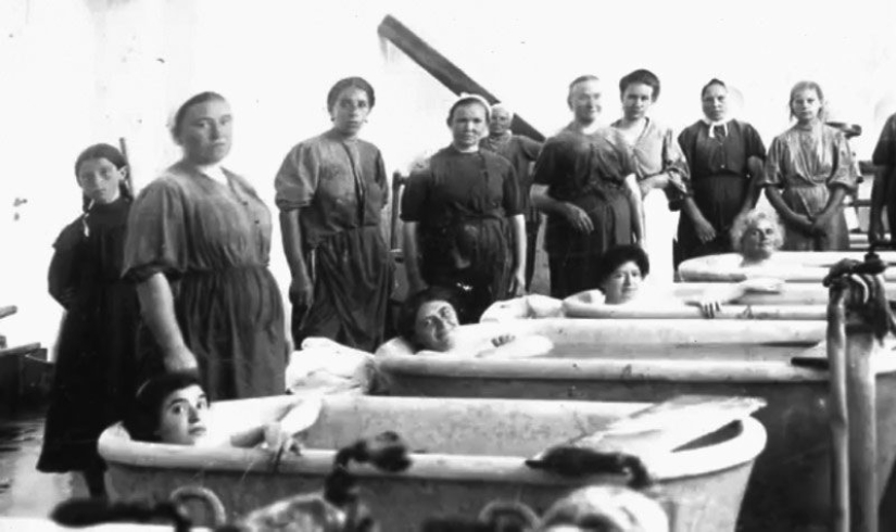 Desde la trepanación hasta la costura del ajo: formas antiguas de tratar las migrañas que te hacen sentir incómodo