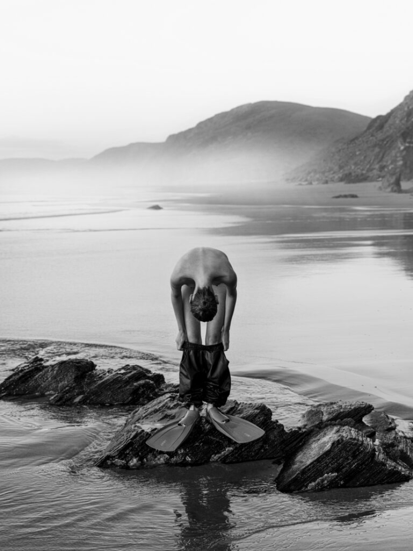 Desnudo en blanco y negro de Lukas Dvorak Desnudo en blanco y negro de Lukas Dvorak