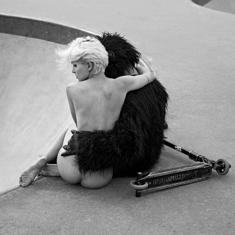 Desnudo en blanco y negro de Lukas Dvorak Desnudo en blanco y negro de Lukas Dvorak