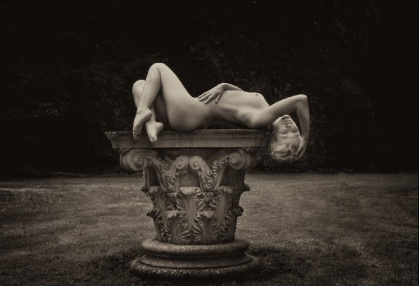 Desnudo romántico de Trevor y Faye Yerbury