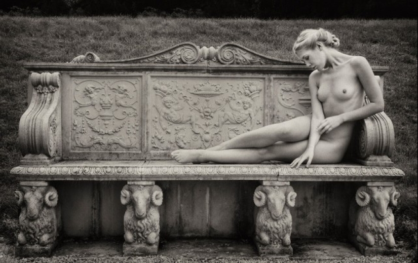 Desnudo romántico de Trevor y Faye Yerbury