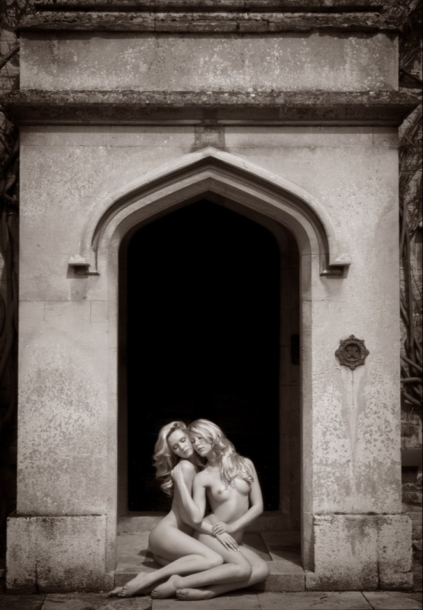 Desnudo romántico de Trevor y Faye Yerbury