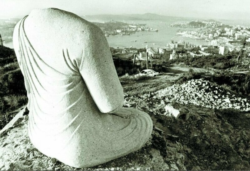 Destruction and disassembly: the Russian province in the dashing 90s