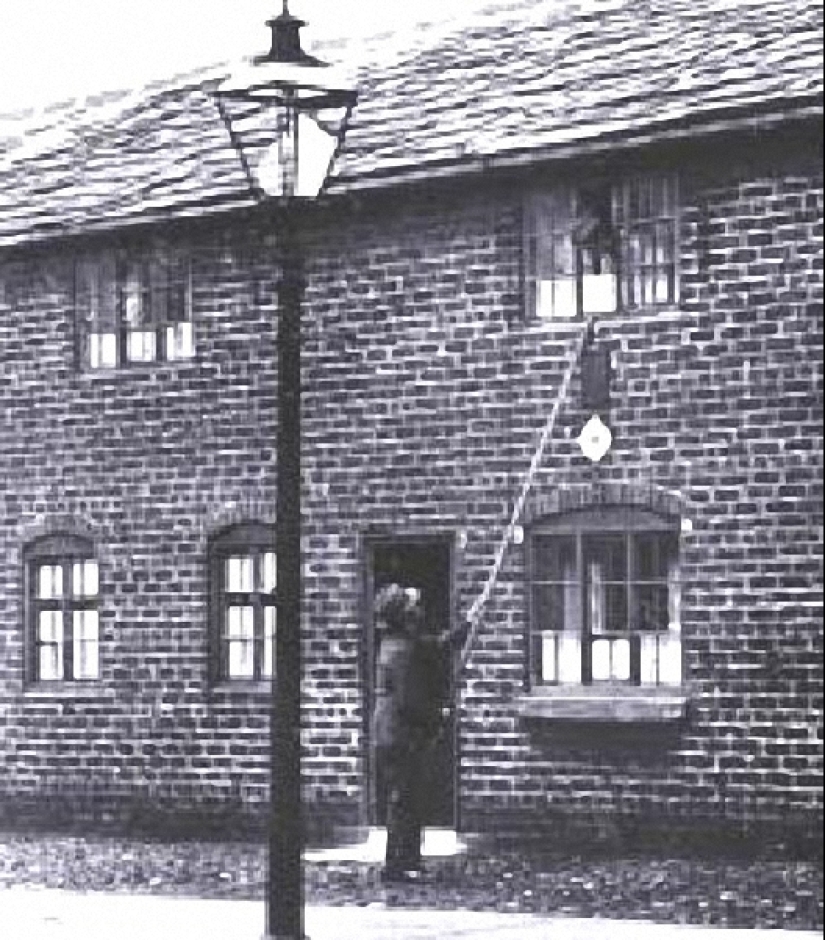 Did everyone wake up on Monday? Did everyone wake up on Monday?