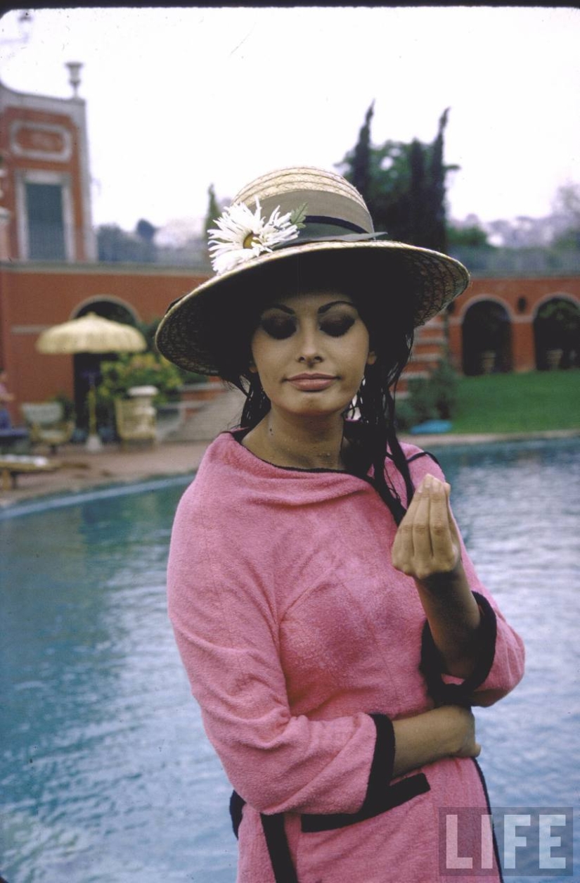 Dolce vita: fotos desconocidas de una joven Sophia Loren en una villa de lujo Dolce vita: fotos desconocidas de una joven Sophia Loren en una villa de lujo