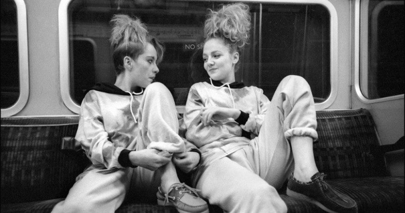 "Down the pipe": a London photographer with years, quietly filming the passengers of the subway "Down the pipe": a London photographer with years, quietly filming the passengers of the subway