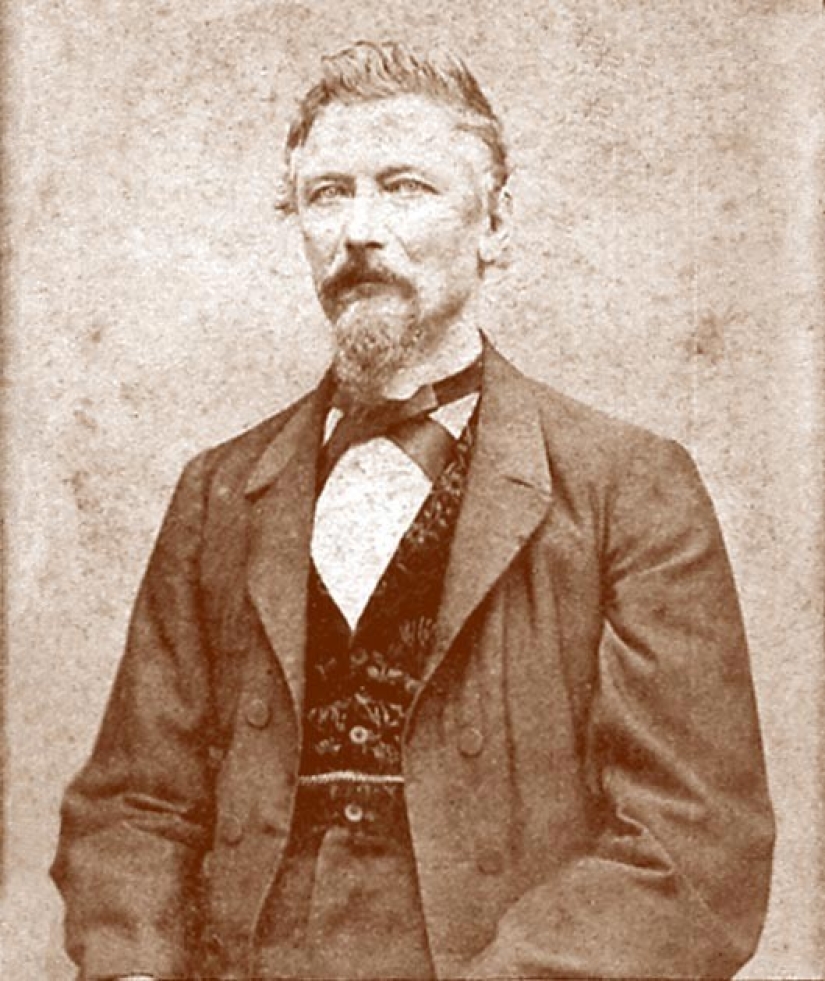 Dr. Knoche and his “mummy factory” in the jungles of Venezuela