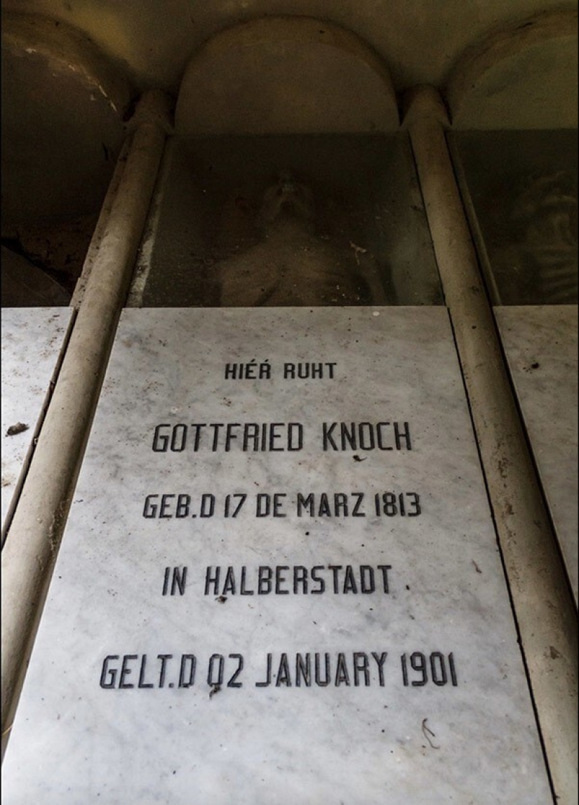 Dr. Knoche and his “mummy factory” in the jungles of Venezuela