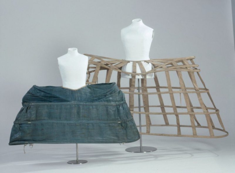 Dress Mantua luxurious, but terribly uncomfortable invention gallant century Dress Mantua luxurious, but terribly uncomfortable invention gallant century