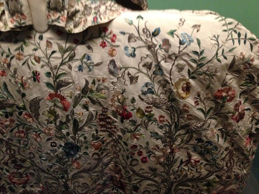 Dress Mantua luxurious, but terribly uncomfortable invention gallant century Dress Mantua luxurious, but terribly uncomfortable invention gallant century