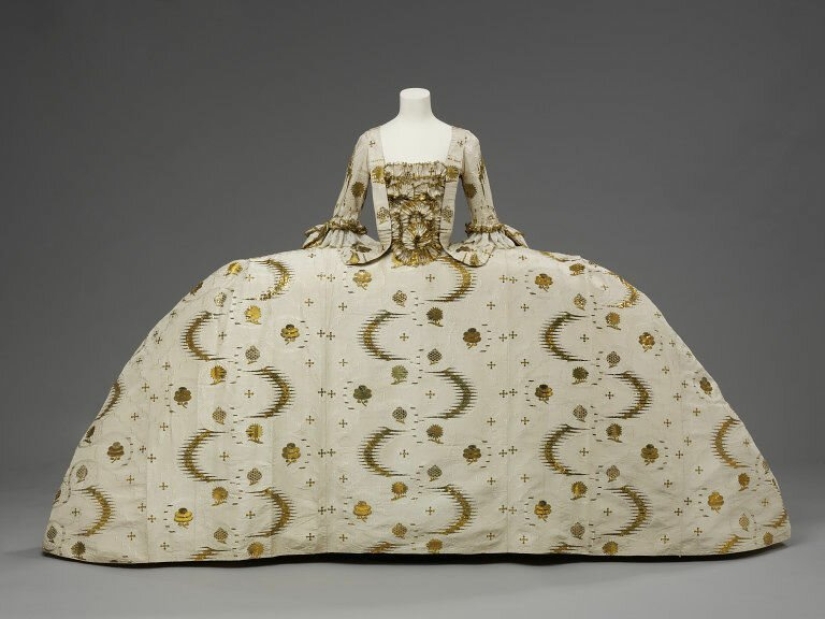 Dress Mantua luxurious, but terribly uncomfortable invention gallant century Dress Mantua luxurious, but terribly uncomfortable invention gallant century