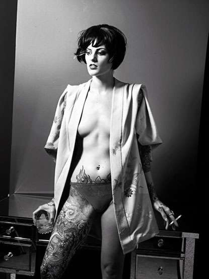 Dressed in a tattoo: "painted" the muses of Warwick Saint