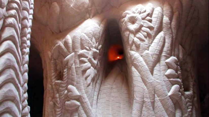 Durante 25 años, solo, creó un mundo subterráneo de cuento de hadas