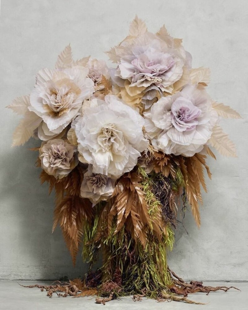"Each of us needs beauty": why does this woman create huge flowers