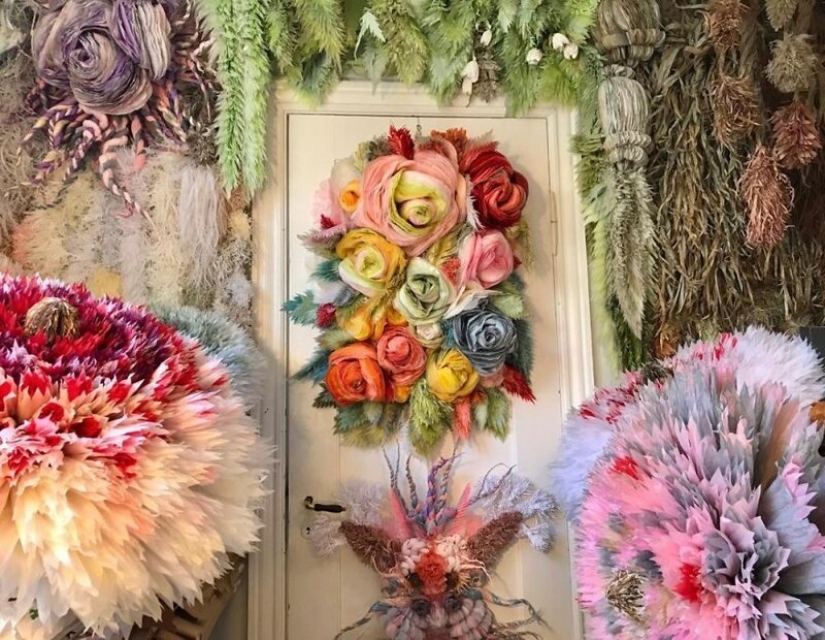 "Each of us needs beauty": why does this woman create huge flowers