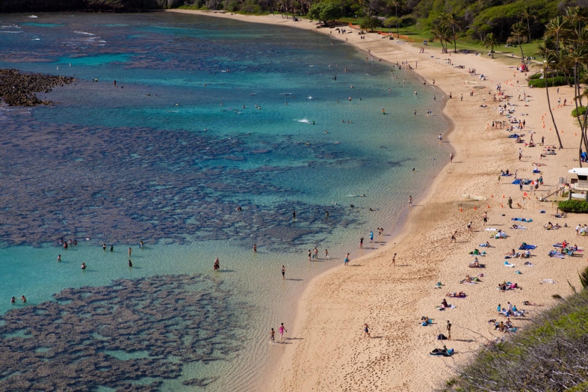 Earthly Paradise — Hawaiian beach inside an ancient crater