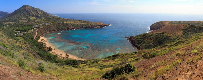 Earthly Paradise — Hawaiian beach inside an ancient crater