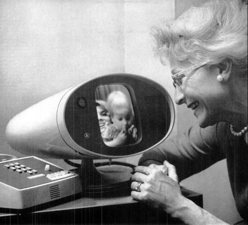 El antepasado de Skype y FaceTime: el primer teléfono de videófono en el que era posible verse el uno al otro El antepasado de Skype y FaceTime: el primer teléfono de videófono en el que era posible verse el uno al otro