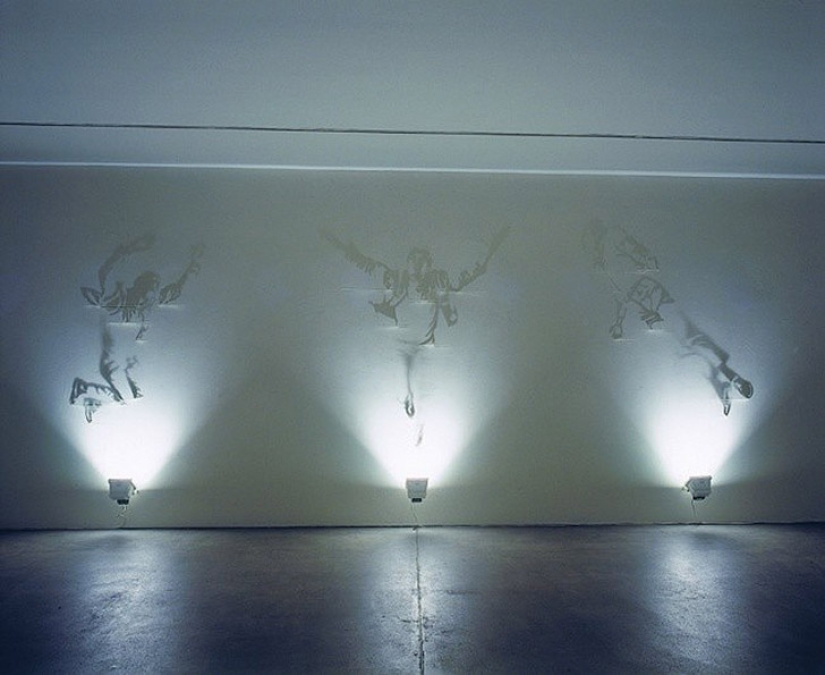 El artista que pinta con sombras