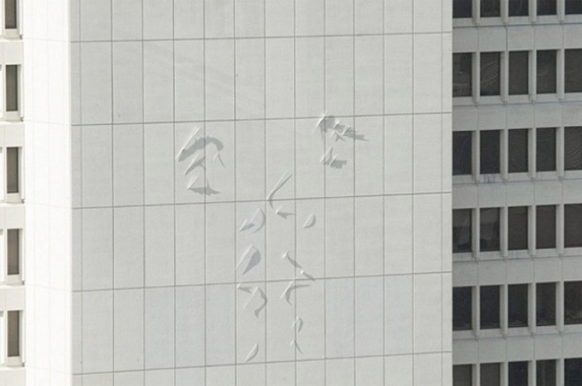 El artista que pinta con sombras