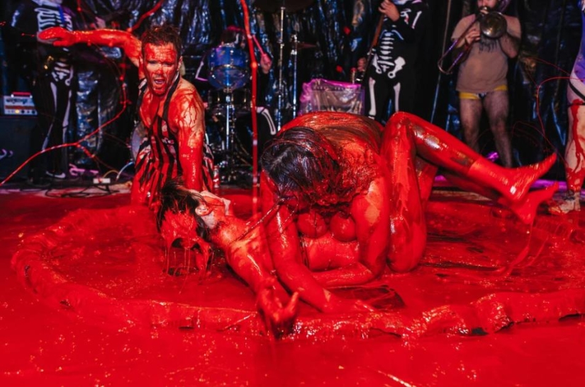 "El cambio de la sopa roto la sopa": ¿cómo las mujeres pelean en el barro "El cambio de la sopa roto la sopa": ¿cómo las mujeres pelean en el barro