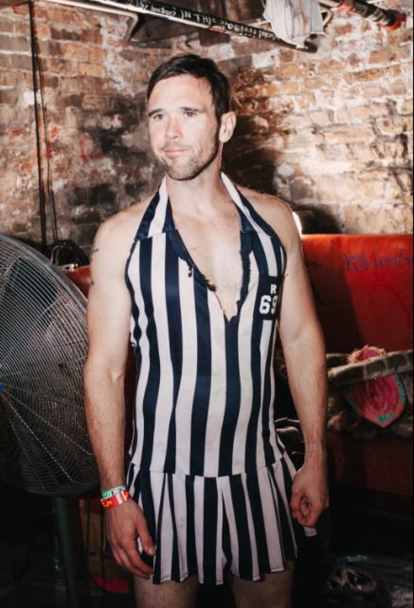 "El cambio de la sopa roto la sopa": ¿cómo las mujeres pelean en el barro "El cambio de la sopa roto la sopa": ¿cómo las mujeres pelean en el barro