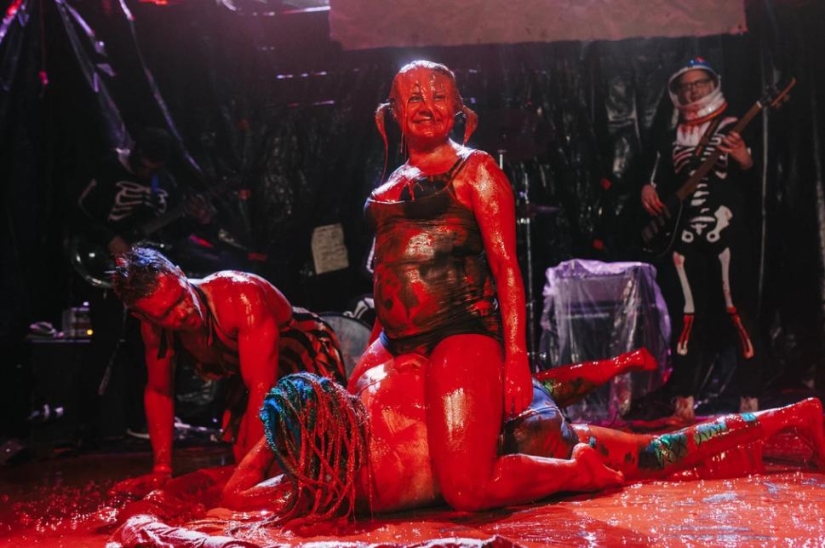 "El cambio de la sopa roto la sopa": ¿cómo las mujeres pelean en el barro "El cambio de la sopa roto la sopa": ¿cómo las mujeres pelean en el barro