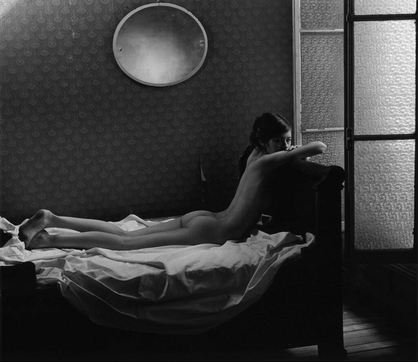 El cuerpo femenino y la geometría en la obra del fotógrafo Christian Coigny