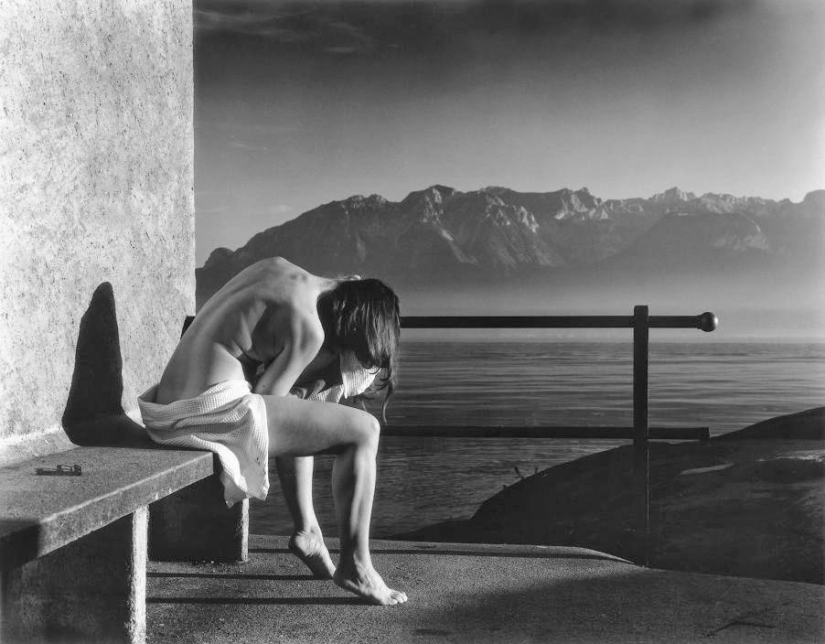 El cuerpo femenino y la geometría en la obra del fotógrafo Christian Coigny