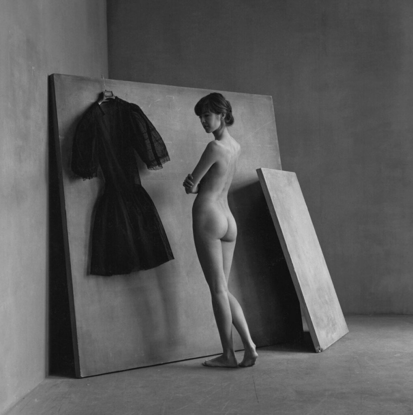 El cuerpo femenino y la geometría en la obra del fotógrafo Christian Coigny