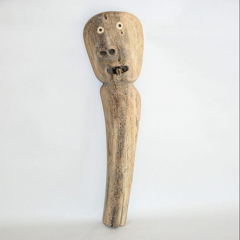 El esquimal Karu Ashevak y sus locas pero atractivas figuras de chamanes y espíritus El esquimal Karu Ashevak y sus locas pero atractivas figuras de chamanes y espíritus