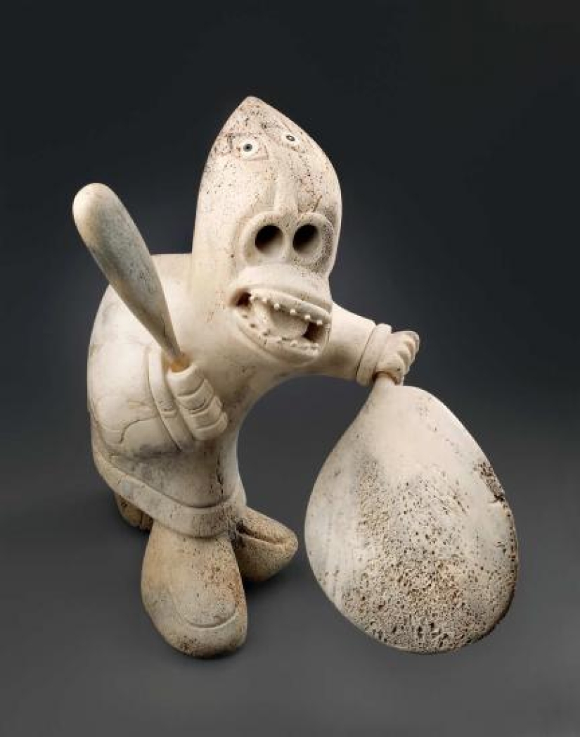 El esquimal Karu Ashevak y sus locas pero atractivas figuras de chamanes y espíritus El esquimal Karu Ashevak y sus locas pero atractivas figuras de chamanes y espíritus