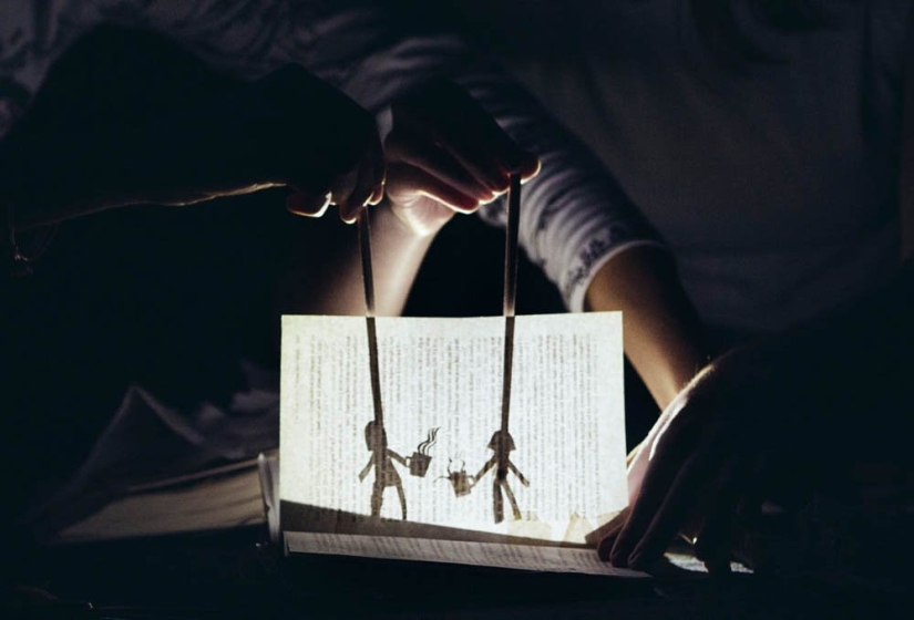 El experto llamó 10 formas para controlar a las masas, que utiliza activamente el poder